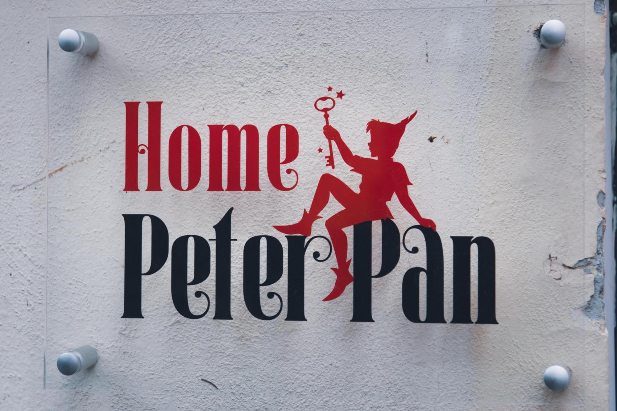 Home Peterpan, B&B Direttamente Sulla Piazza Casal Fiumanese Экстерьер фото