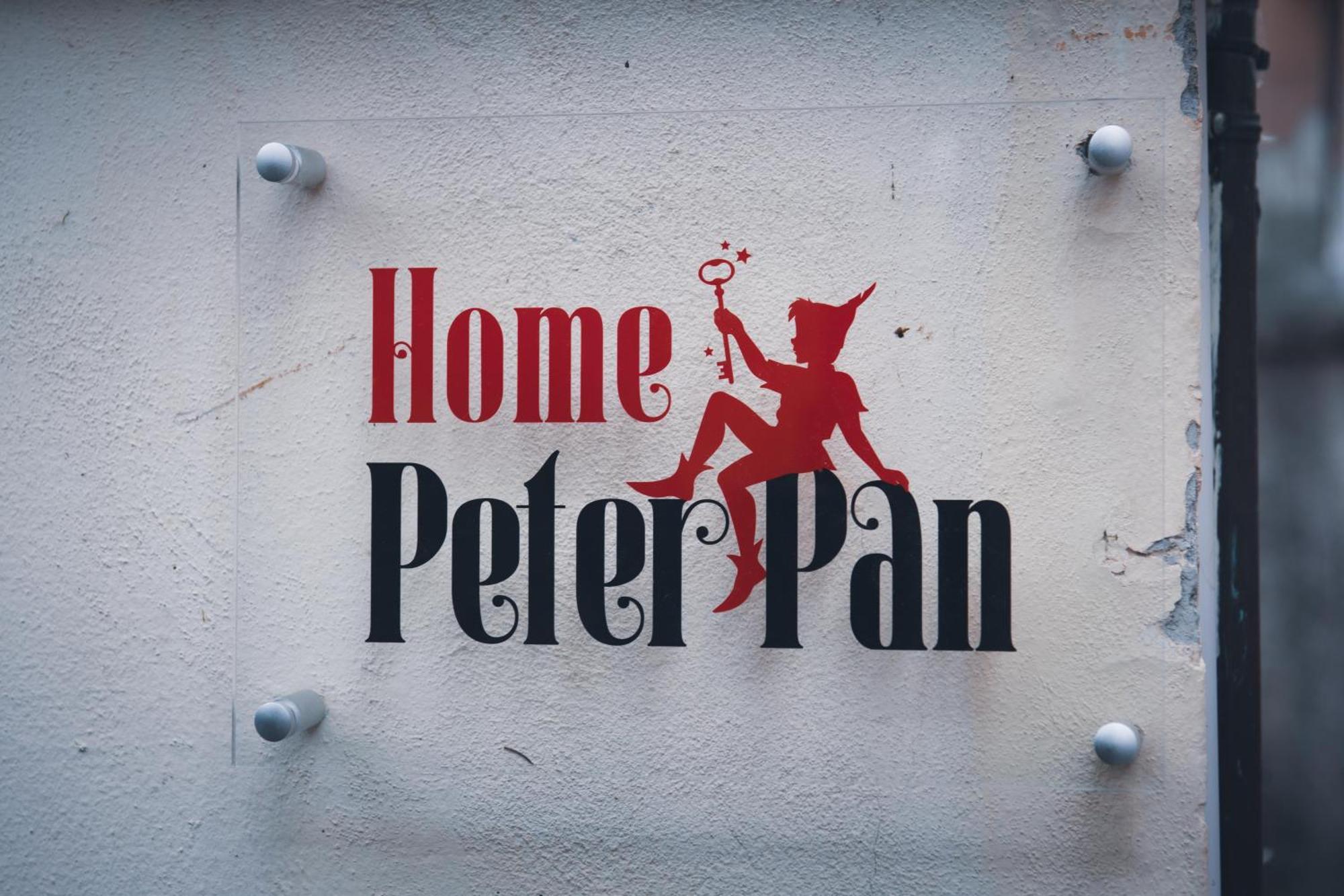 Home Peterpan, B&B Direttamente Sulla Piazza Casal Fiumanese Экстерьер фото
